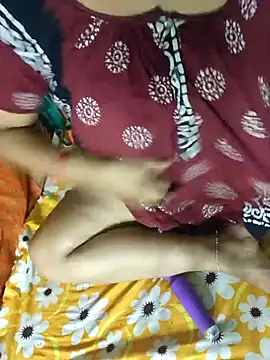 Snapshot of desi_boudi87 chatting on October 20, 6:33 pm desi boudi87 online show from October 20, 6:33 pm
