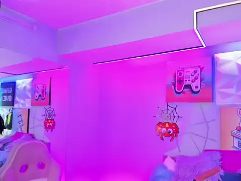 LindaWz  online show from October 30, 4:59 am