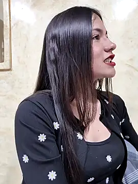 CHARLOTTE  05 online show from October 25, 1:52 pm