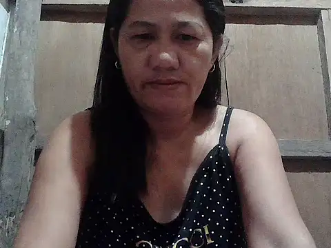 hotmama 063 online show from March 31, 9:15 pm