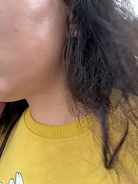 Snapshot of Susu-Asia chatting on September 28, 9:25 am Susu-Asia online show from September 28, 9:25 am