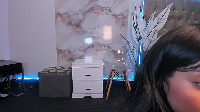 SeleneMakris online show from November 29, 9:08 pm