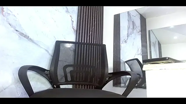 Penelopee Rouse online show from February 7, 8:56 pm