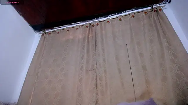 DaraKat18 online show from April 20, 10:13 pm