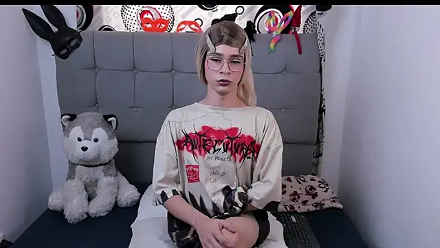 Snapshot of zoe_bunny01 chatting on September 23, 7:01 pm zoe bunny01 online show from September 23, 7:01 pm