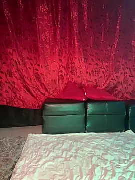 Dark chanel online show from February 4, 4:04 am