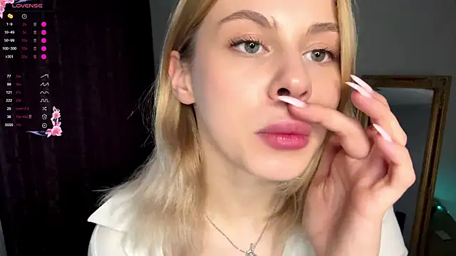 Snapshot of Lil_Elisa chatting on September 22, 11:08 am Lil Elisa online show from September 22, 11:08 am