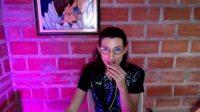 Moira-Hot online show from June 27, 3:29 am