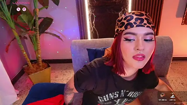 La Diabla 111  online show from January 6, 8:23 pm