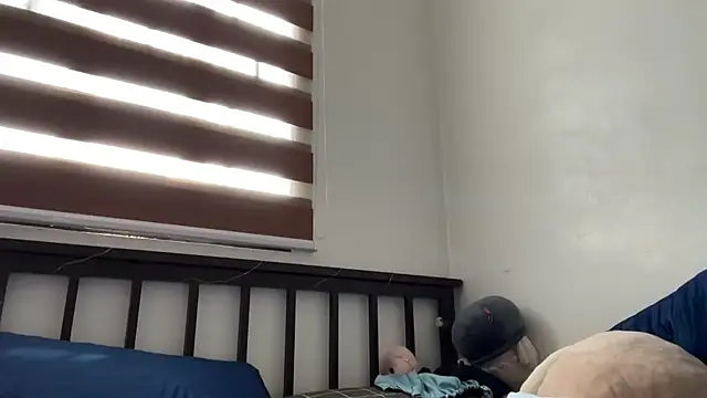 puchienjoyer online show from April 21, 1:31 am