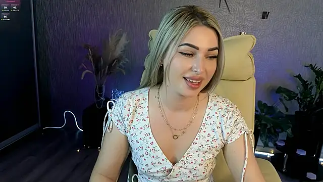 NikkiiStill online show from February 21, 6:36 am