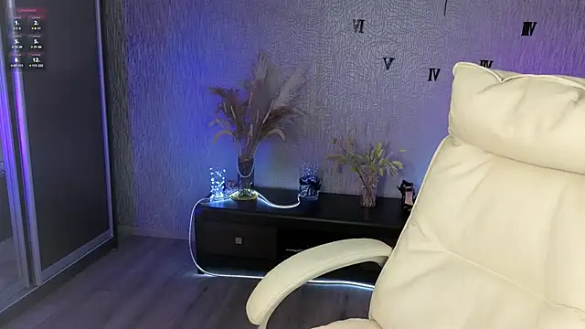 NikkiiStill online show from December 21, 4:17 am