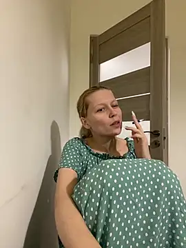 Snapshot of AnyaHellCat chatting on October 9, 12:26 am AnyaHellCat online show from October 9, 12:26 am