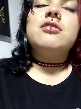 Curvy-Queen online show from October 2, 3:11 am