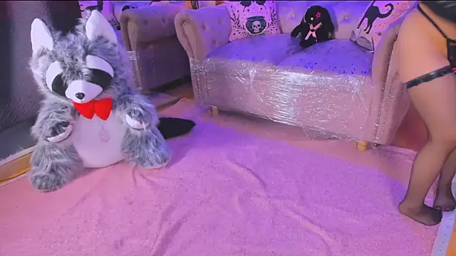 BizzyNoar online show from April 9, 1:49 pm