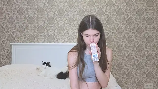 Annabel theMoon online show from July 7, 3:42 am