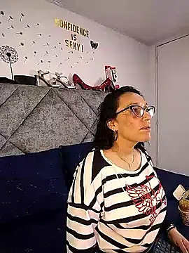 Shantey Laurent online show from March 23, 2:56 pm