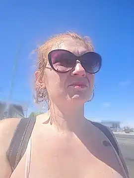 nakedgarbageperson online show from May 18, 10:16 pm