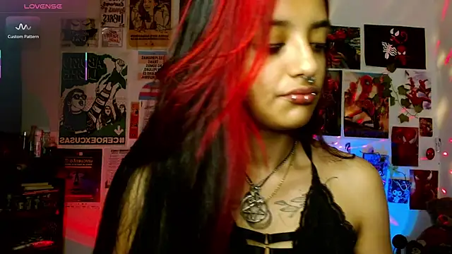 carolinerue online show from April 11, 9:02 am