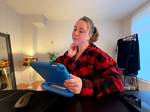 MazySunny online show from December 2, 8:27 am