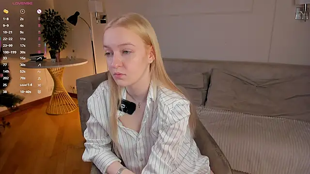 KrishnaSimmons online show from January 15, 7:53 pm