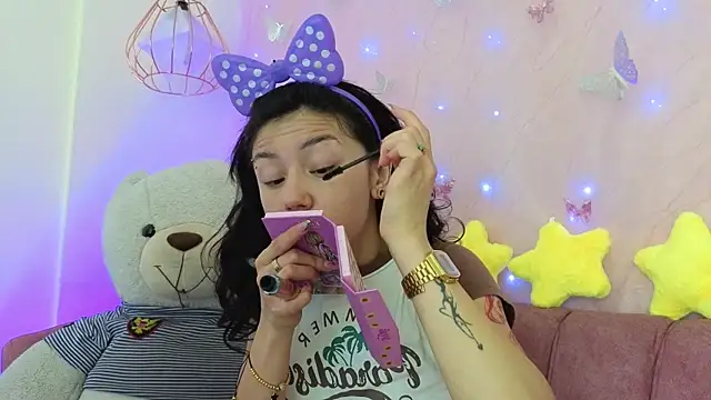 april bennett online show from November 27, 1:03 pm