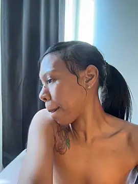   suki online show from April 18, 7:58 pm