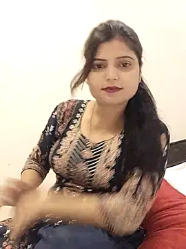 Hot-Pooja25 online show from March 28, 10:04 am