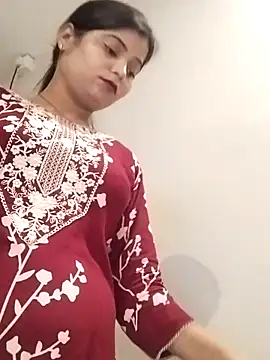 Hot-Pooja25 online show from March 30, 1:44 pm