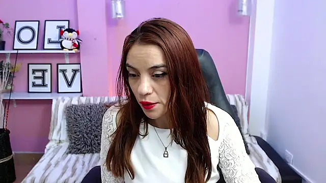 KendallWood  online show from November 18, 8:32 pm