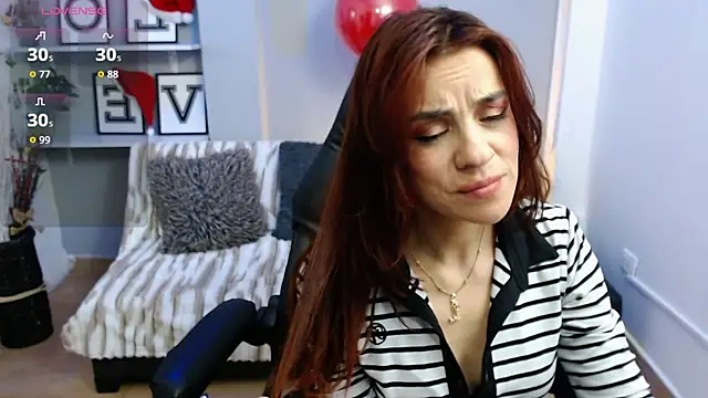 KendallWood  online show from December 16, 9:09 pm