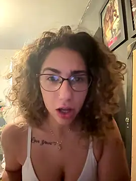 HoneyHolls online show from September 10, 8:47 am