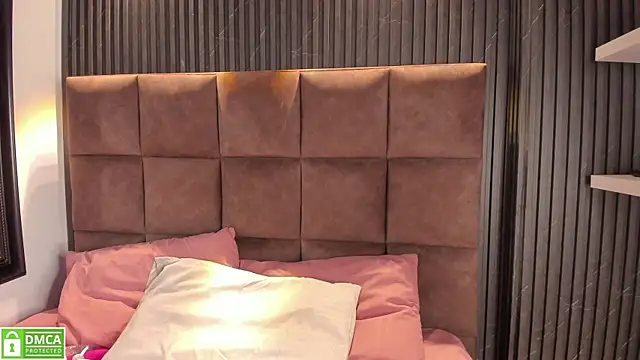 Sussy Vixen online show from February 6, 4:38 am