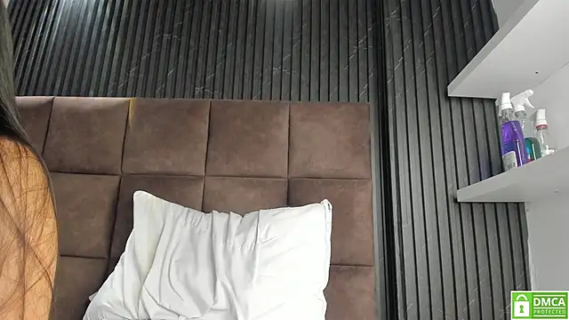 Sussy Vixen online show from November 5, 1:22 am