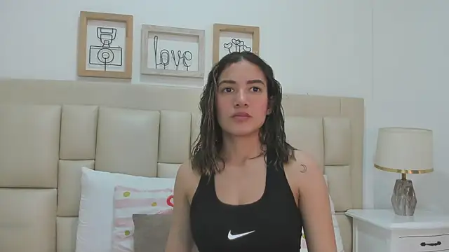 Skylerwhite02 online show from February 18, 7:57 pm