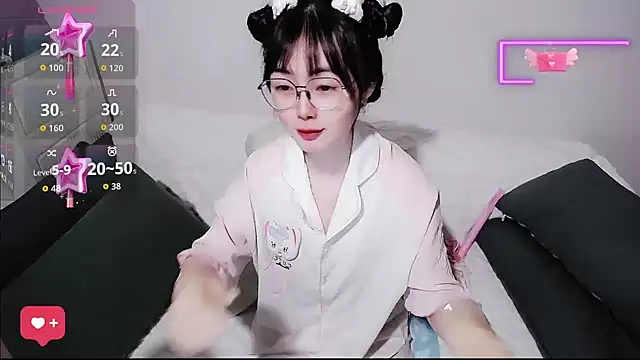 baby-yaya20 online show from June 4, 10:36 pm