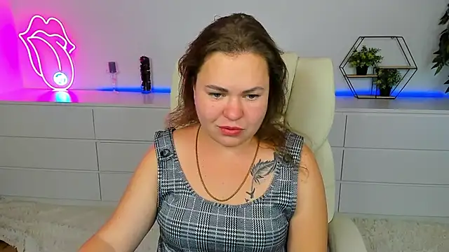 Miia Crystal online show from September 12, 12:01 pm