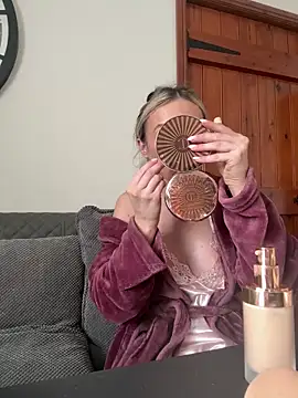 SexySaraxxoo online show from February 24, 12:26 pm