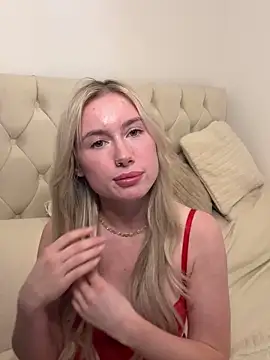 SexySaraxxoo online show from October 28, 7:41 pm