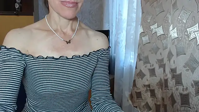 Two Sisters online show from September 17, 4:54 am