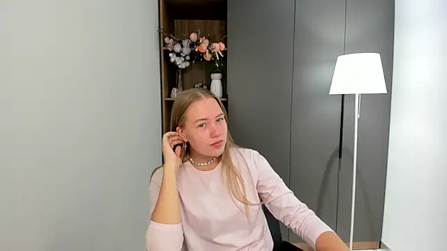 AlbaMesick online show from September 11, 5:41 am