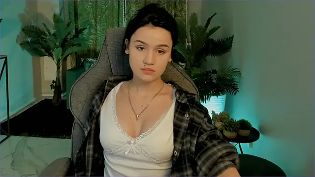 MonicaFarmer online show from January 9, 2:21 pm