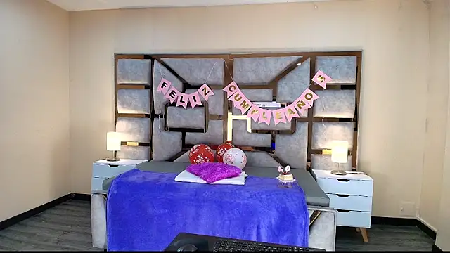 ANABELL BROWN online show from December 1, 5:48 pm