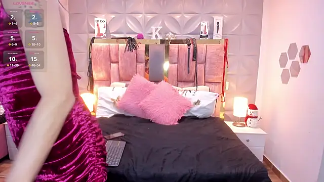 Charlotte Landry   online show from November 24, 8:00 pm