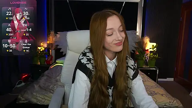 FoxyMayy online show from April 19, 2:17 pm