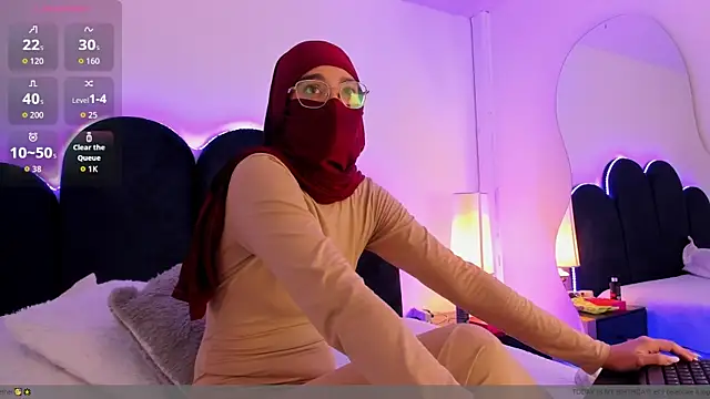 Ridwana  online show from April 18, 1:02 pm