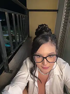 GabyMejiaa online show from April 6, 4:01 am