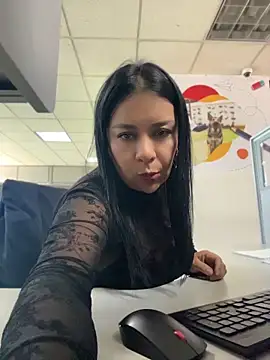IrisDuvall online show from June 11, 3:53 pm