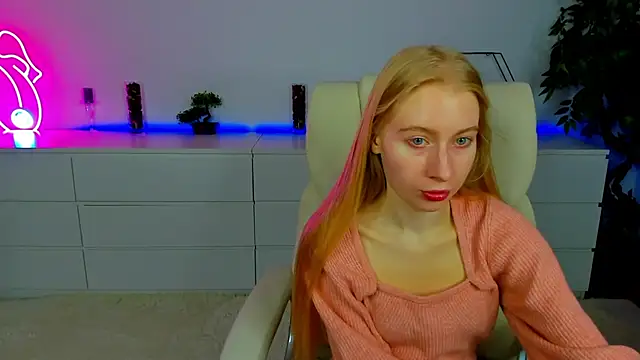 Alina Blonde online show from October 14, 5:32 am