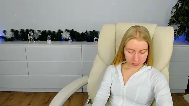 Alina Blonde online show from January 11, 6:51 am